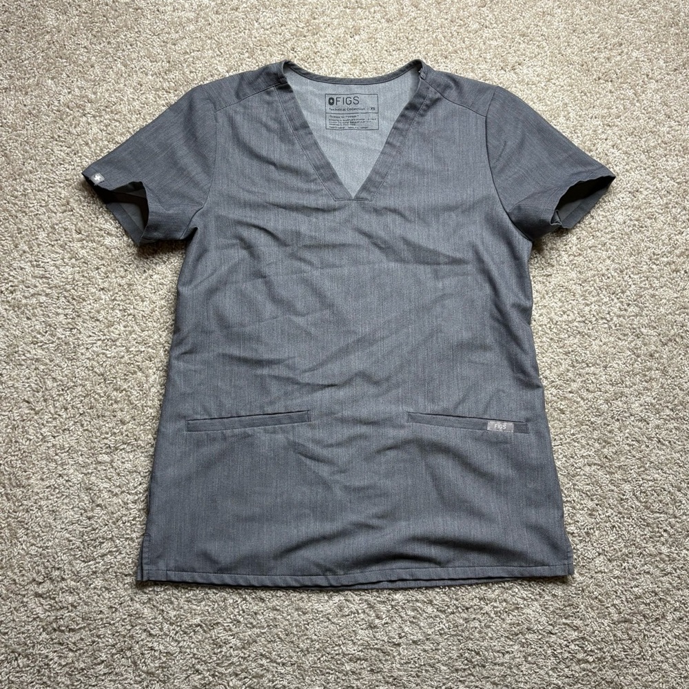 FIGS Casma Three Pocket Scrub Top